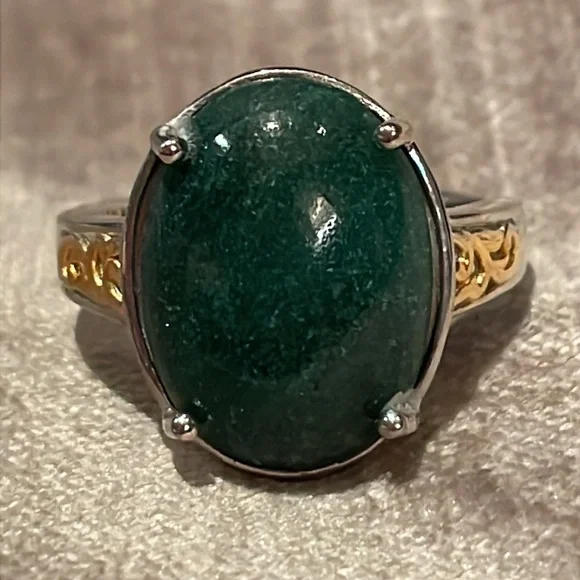 Green Aventurine Ring Size 9 Gemstone is 14 Karats New - Picture 5 of 8